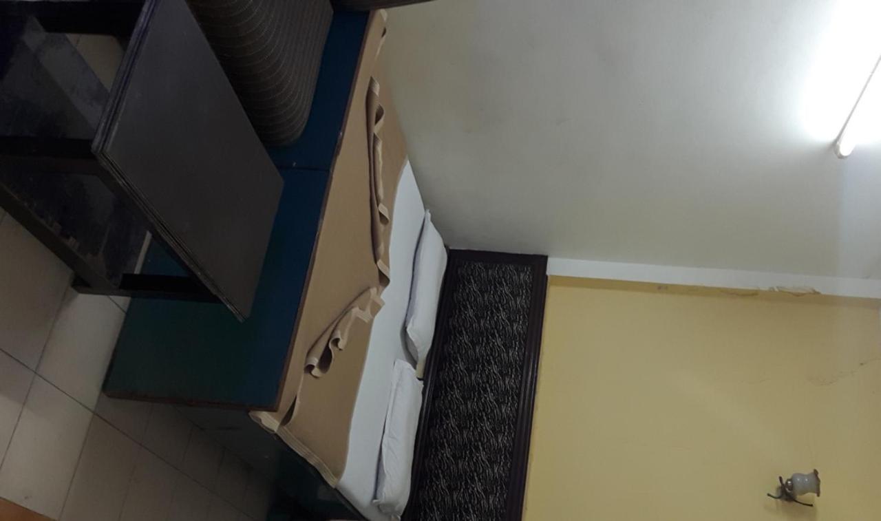 Hotel Shreeram Deluxe Yeni Delhi Dış mekan fotoğraf