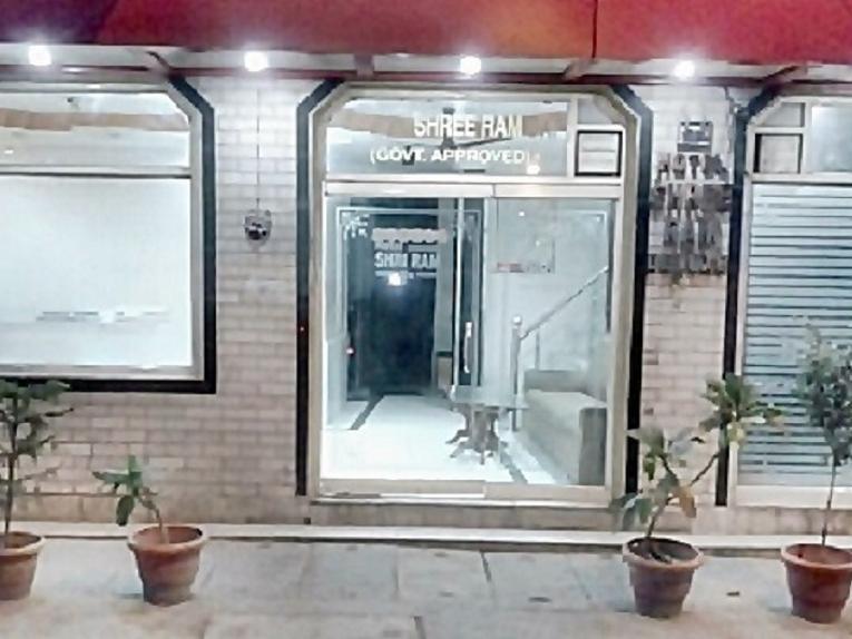 Hotel Shreeram Deluxe Yeni Delhi Dış mekan fotoğraf