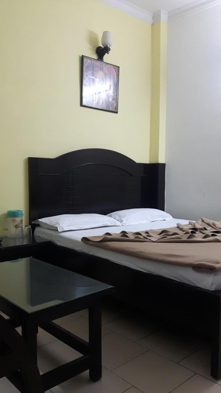 Hotel Shreeram Deluxe Yeni Delhi Dış mekan fotoğraf