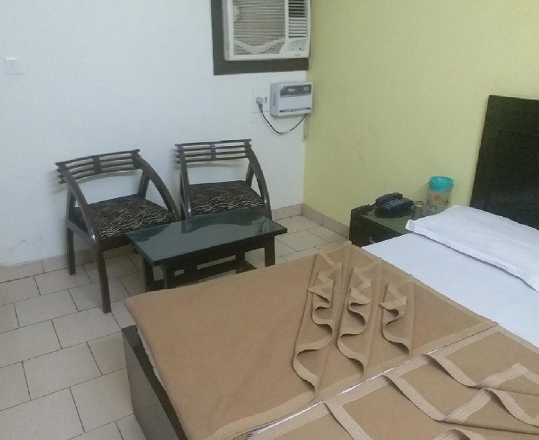 Hotel Shreeram Deluxe Yeni Delhi Dış mekan fotoğraf